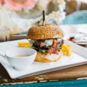 jakub-kapusnak-4hgYULBzVEE-unsplash Burger